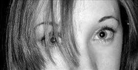 Kat :) - Laura Hollingsworth - piano, vocals
